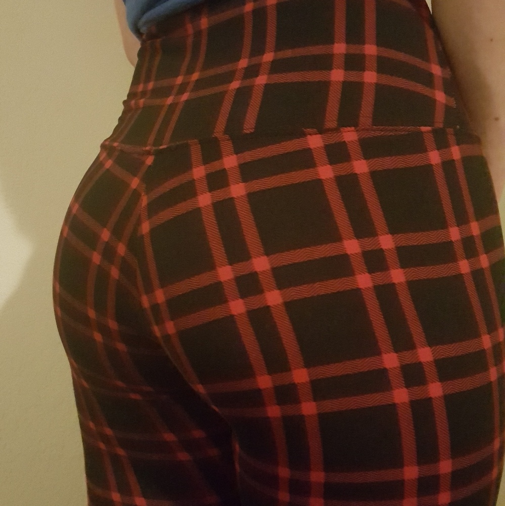 *COMING SOON*High Waisted Plaid leggings - Picture 5 of 5